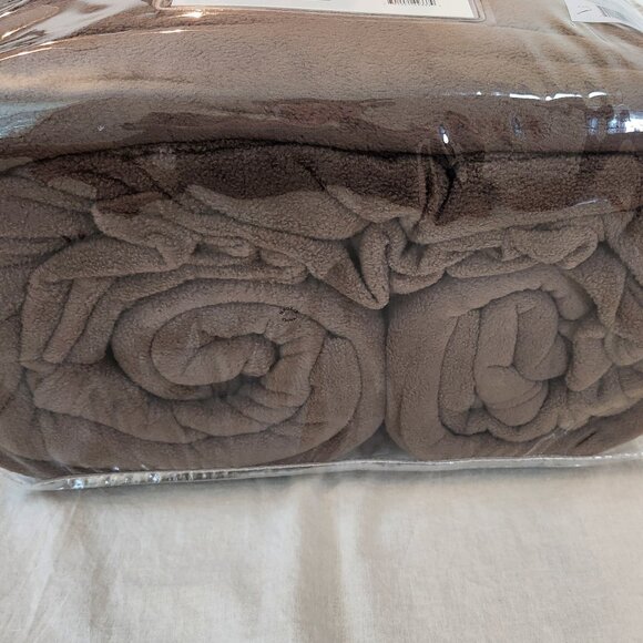 NIB Berkshire Four Season Microfleece Sheets in Brown - Queen size - Picture 6 of 12